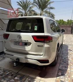 تۆیۆتا لاند کروزەر